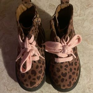 Cat&Jack leopard toddler boots